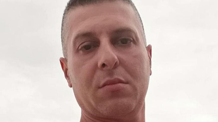 Sparatoria a Crotone, poliziotto fuori servizio uccide un uomo e viene pestato dalla folla