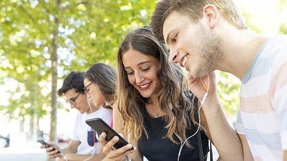 Niente sesso. È meglio il cellulare
