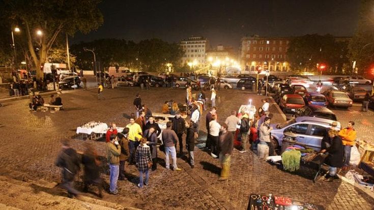 Movida, arrivano i tutor della notte: distribuiranno acqua ed etilometri
