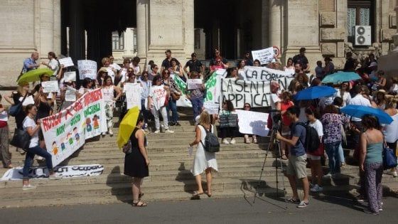 Scuola, altri settemila docenti precari ammessi al concorso speciale