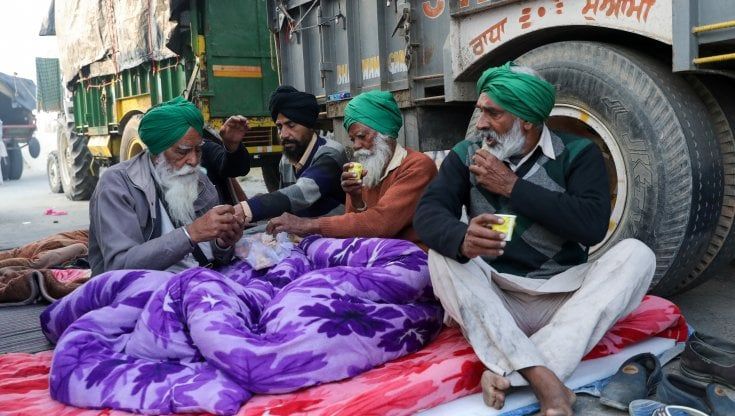 India, contadini in rivolta contro la riforma di Modi: "La liberalizzazione ci porta alla fame"