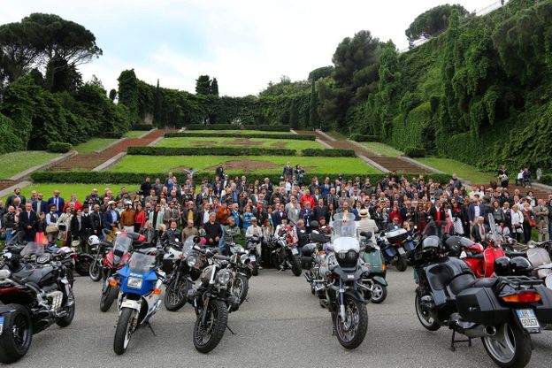 A Genova la sfilata di moto contro il cancro