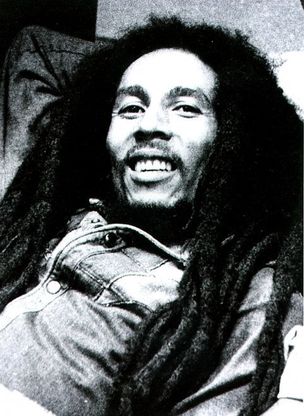 I nastri ritrovati di Bob Marley, dentro l'hotel fatiscente