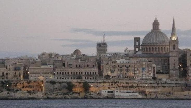 Auto danneggiate, tre turisti di Prato arrestati all’aeroporto di Malta
