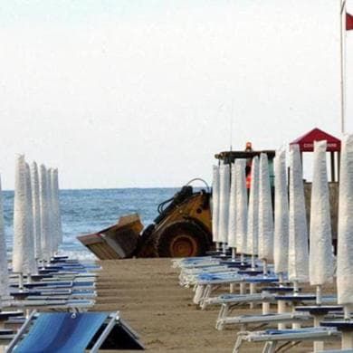 L’autogol della destra che tradisce la sua lobby. Si ferma pure il Papeete