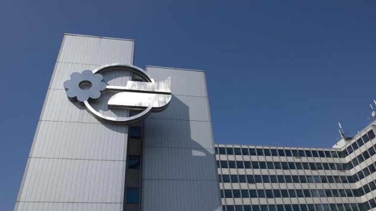 Giudice di Forum giustifica marito violento, AgCom censura Mediaset: “Così rappresenta donne in modo scorretto”