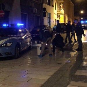 Brindisi, colpi di pistola nel pieno della movida: 23enne ferito all'addome