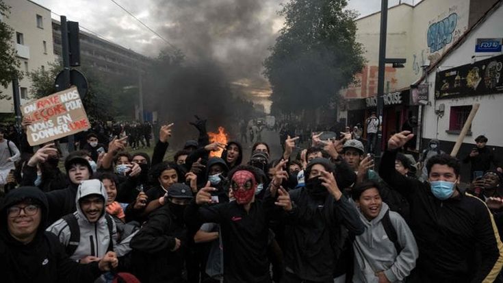 Francia, i liceali non cedono. Martedì nuove proteste,Mélenchon dà il sostegno