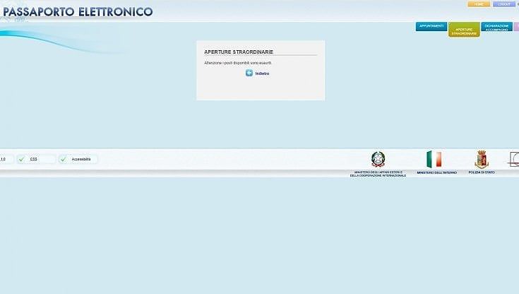 Passaporti, a Bari prenotazioni esaurite in 20 minuti nel click day per le aperture straordinarie di aprile: ancora tantissime le richieste 