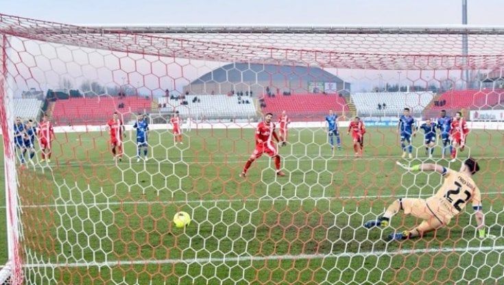 Serie B: Il Benevento si fa riprendere dalla Spal, il Lecce piega il Pordenone. Pari tra Monza e Perugia
