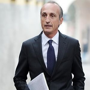 Telecom, Fossati vende il grosso della quota. Il mercato si interroga