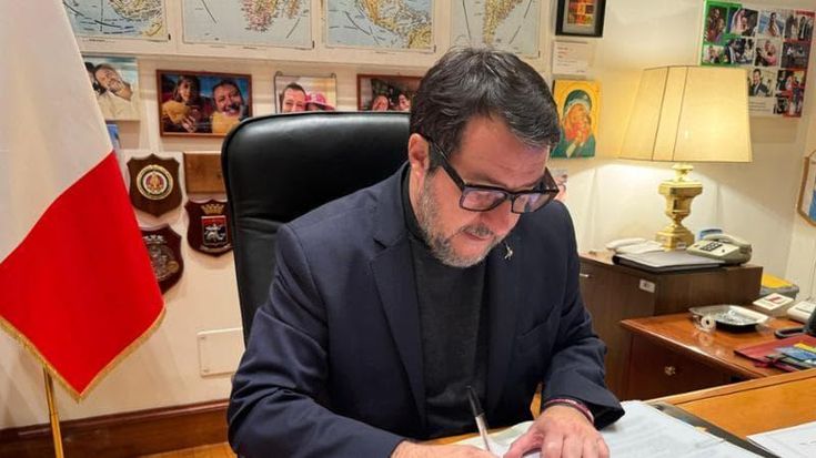 Salvini: “A dicembre 15 scioperi, pronto a intervenire”. Landini: “Rivolta contro le ingiustizie”