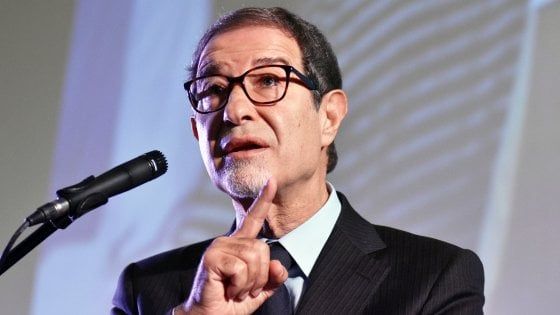 Musumeci chiede la proroga per le discariche: "Sui rifiuti mi gioco la mia credibilità"