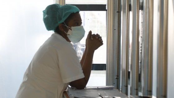 Coronavirus, a Mondragone scatta il cordone sanitario: 700 persone con obbligo domiciliare