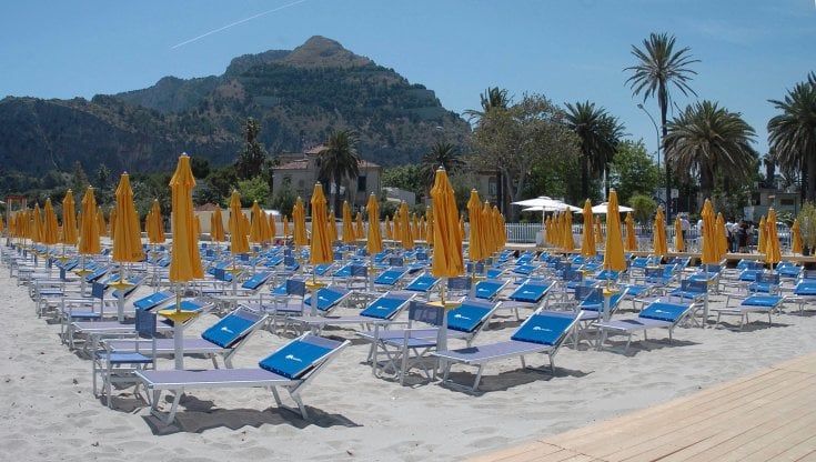 Lidi balneari, in Sicilia concessioni low cost ma l'affare fa incassare ai privati mezzo miliardo