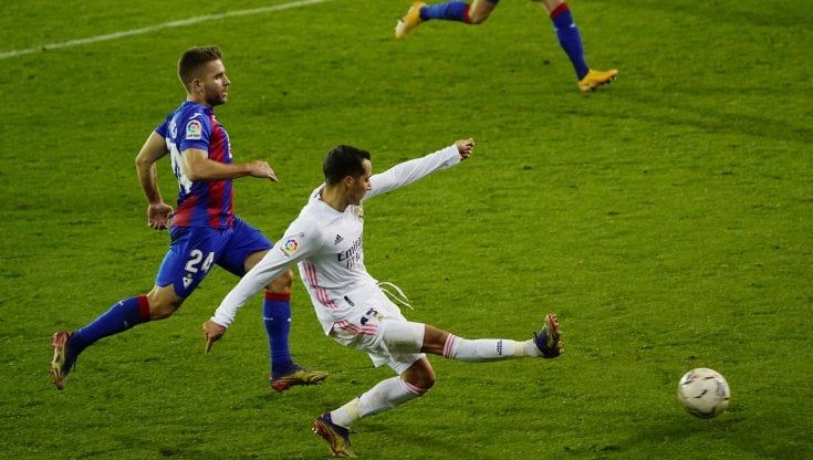 Spagna, il Real Madrid batte l'Eibar e non molla l'Atletico in vetta