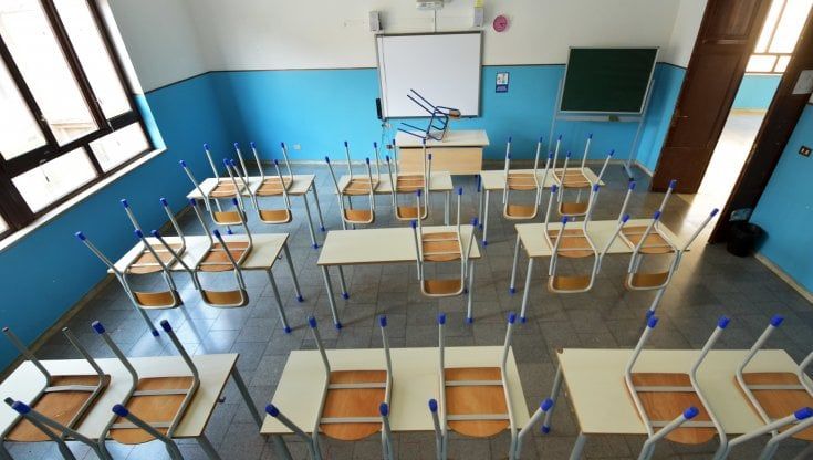 Covid,  ladri in azione a Salerno, furti in due scuole