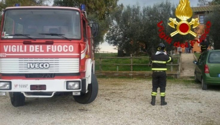 Rogo in negozio di prodotti cinesi, nube nera nel Casertano