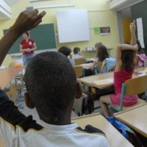 Scuola, per la prima volta in calo gli alunni stranieri. Ma oltre il 50% &egrave; nato in Italia