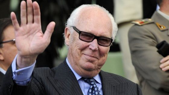 Cassazione: "Vittorio Emanuele non ha diritto all'oblìo per morte Hamer". E Repubblica non lo diffamò