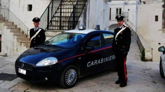 Foggia, 60enne accoltella due ragazzi: "Volevano fare pipì sotto casa mia". Arrestato