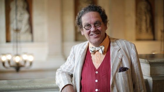 Addio a Philippe Daverio, mattatore della vita culturale milanese poi sedotto dalla politica e dalla tv