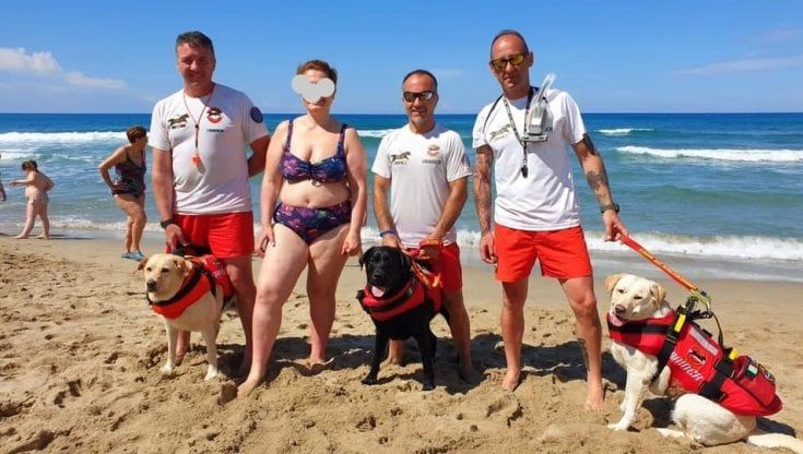 Palinuro, l'ultima impresa dei cani eroi: labrador salva un'altra bagnante