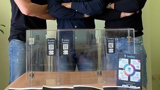 Addio frigobar, negli hotel arriva la vetrina digitale: "Dagli aperitivi ai cosmetici si ordina con il Qr-code"