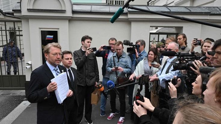 Il leader di Yabloko: “Noi, esclusi dalle urne, siamo il solo partito che si batte per la pace”