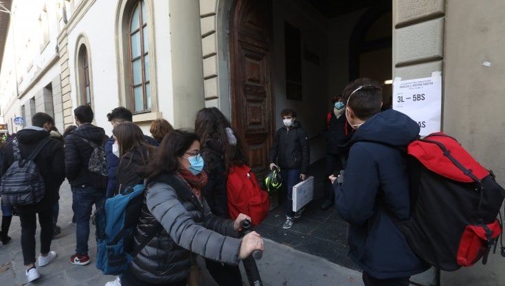 Covid, com'è dura la pandemia per i ragazzi: +10% attacchi di panico