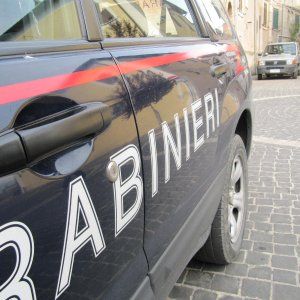 Carmagnola, blitz per abusi edilizi: nei guai anche quattro dipendenti del Comune