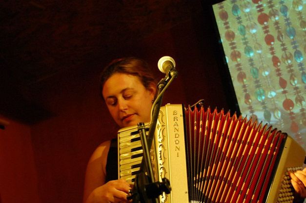 Silvia, l'artista espulsa dal Belgio<br />"Non mi arrendo, ho fatto ricorso"