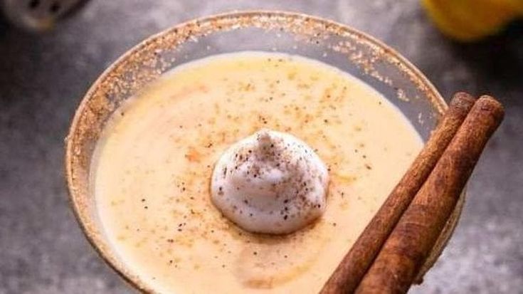 Un liquore speziato alla zucca, dolce o cremoso