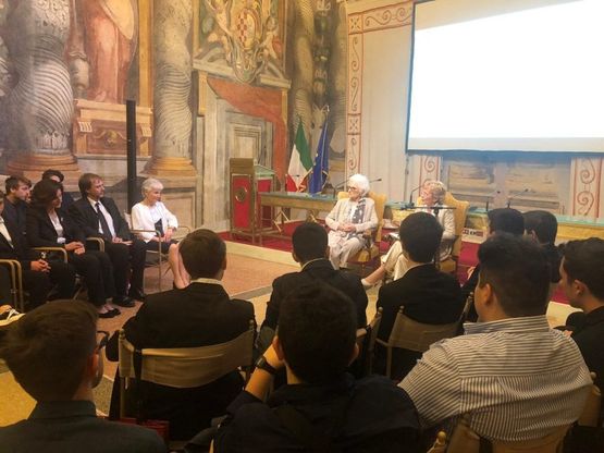 In Senato con le senatrici a vita Segre e Cattaneo gli alunni della prof sospesa 