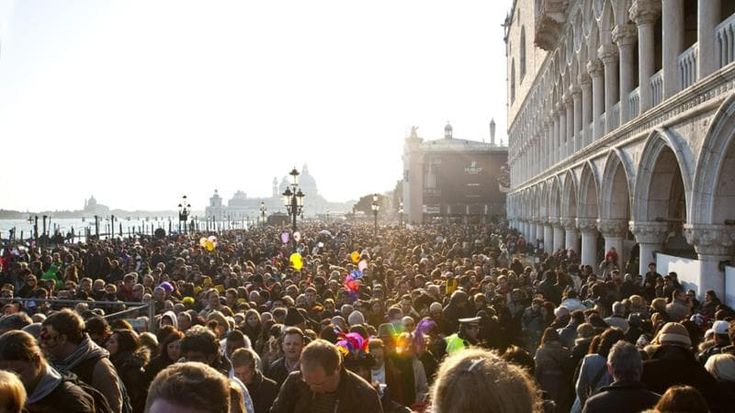 Affitti brevi, arriva la stretta Ue: il criterio dello “stress abitativo” per limitare le locazioni
