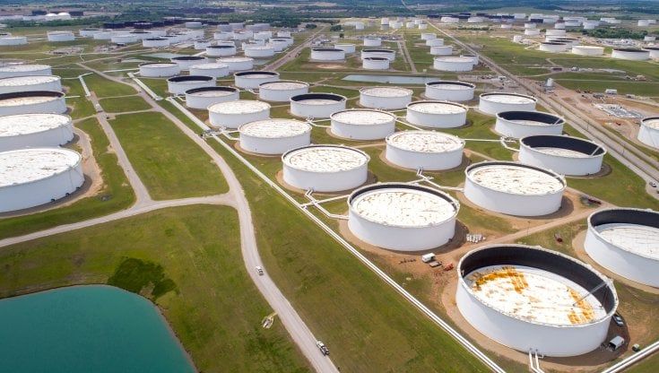Le Borse di oggi, 6 luglio, listini Ue in calo. Nulla di fatto al vertice Opec+, il petrolio invere la rotta dopo i rialzi