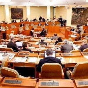 Rimborsopoli, trentuno ex consiglieri regionali del Piemonte rischiano il processo per peculato