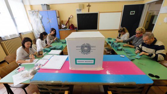 Referendum trivelle, Carbone twitta 'ciaone' e scatena polemica nel Pd