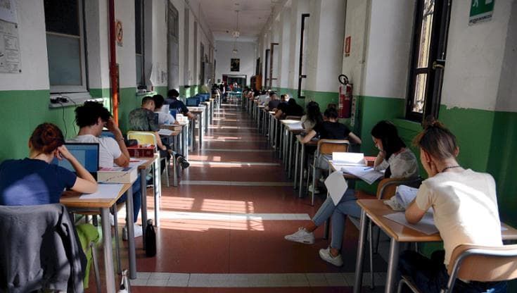 In 42 mila alla prova della Maturità. Ma in Sicilia è record di non ammessi