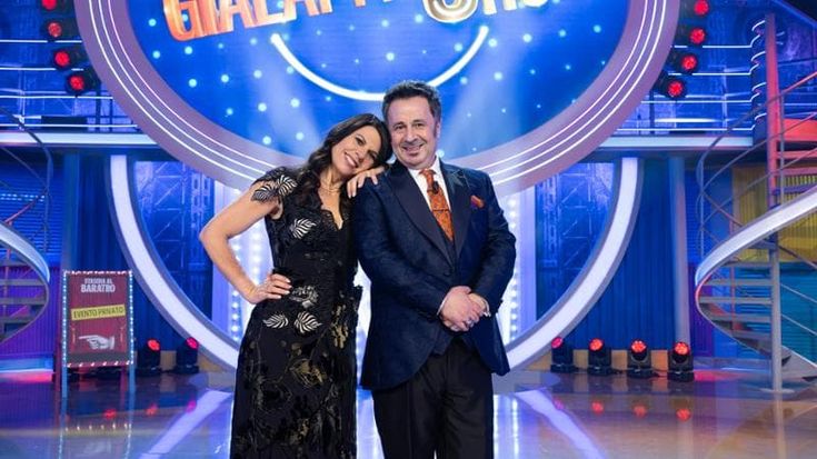 Geppi Cucciari, stasera al “GialappaShow” accanto al Mago Forest