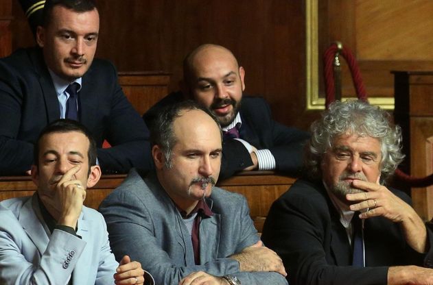 Beppe Grillo in aula per seguire la seduta del Senato