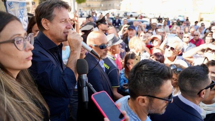 Termini Imerese, viaggio nell'ex roccaforte operaia che molla il Pd e vira sui 5Stelle: "Qui oggi votiamo Conte"
