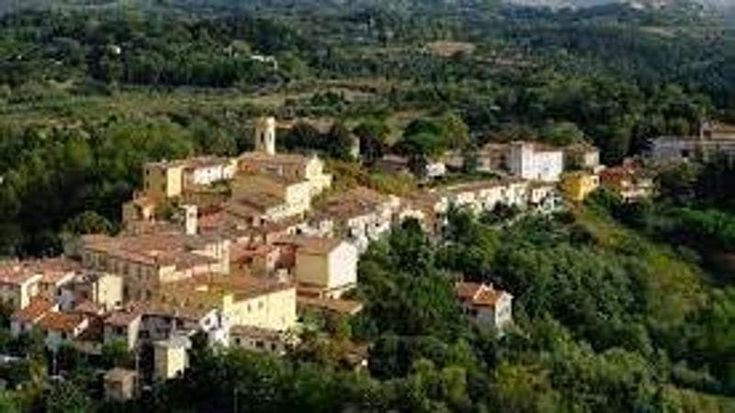 Fauglia in rivolta contro l’impianto di batterie