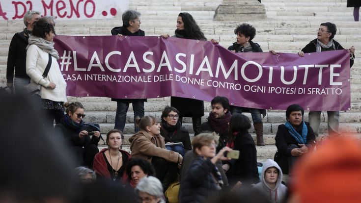Raggi e lo sfratto della Casa delle donne