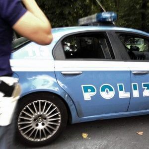 Movida violenta a Napoli, coppia accoltellata dopo una lite