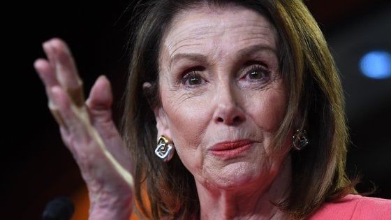 Nancy Pelosi al NYT: "Nel 2020 serve una vittoria ampia per i dem o Trump non accetterà la sconfitta"