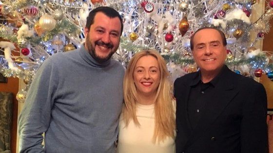 Arcore, vertice centrodestra: ok coalizione a quattro. Maroni verso rinuncia alla Lombardia