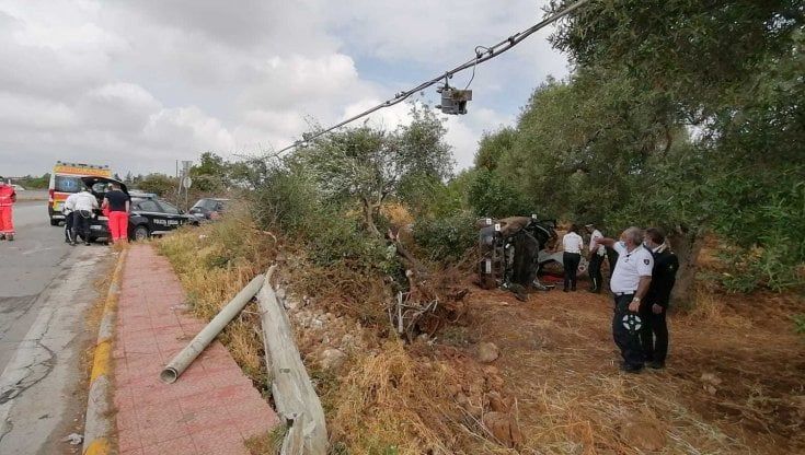 Bari, va fuori strada con l'auto davanti allo stadio San Nicola: muore 37enne