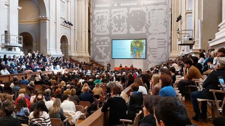 I mille di Santa Lucia: feste di laurea collettive per arginare le fracassone