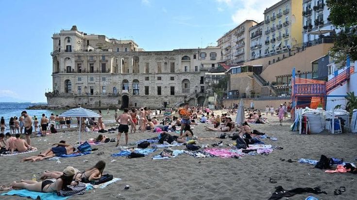 Posillipo, colpo di scena concessioni: per spiaggia Donn’Anna restano in gara solo gli ex gestori